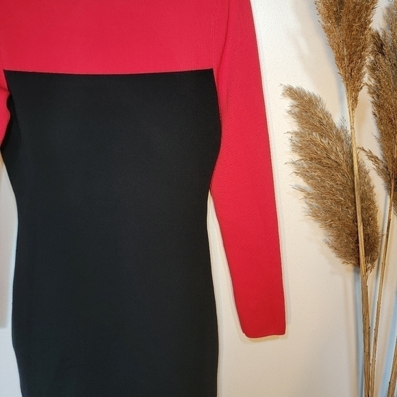 RED and Black Tribal long-sleeved dress. Size Small - Picture 10 of 13